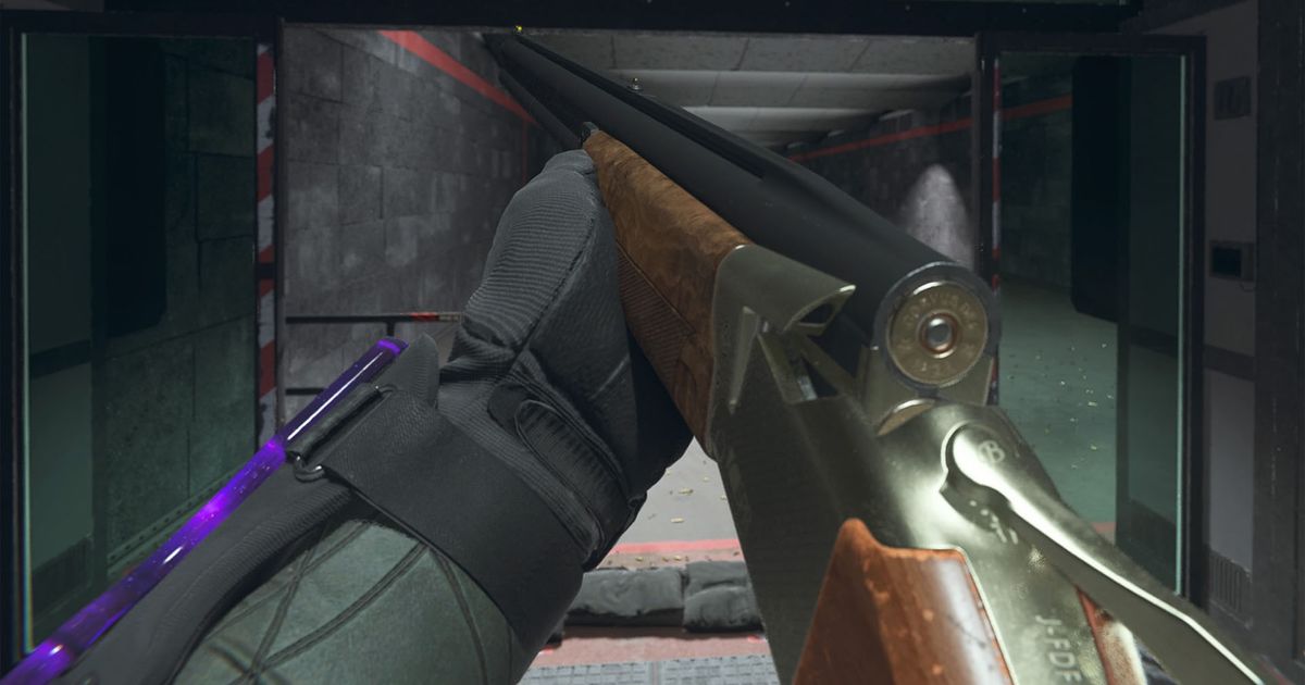Modern Warfare 3 player holding Lockwood 300 shotgun with shells loaded in chamber