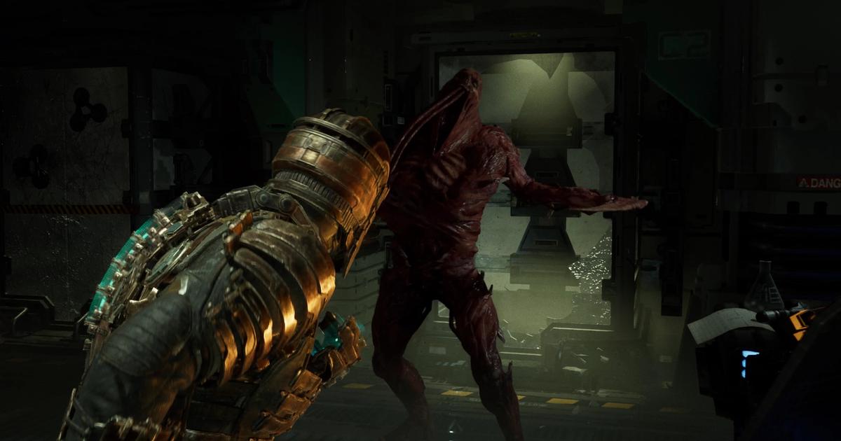 Isaac and a necromorph in Dead Space remake