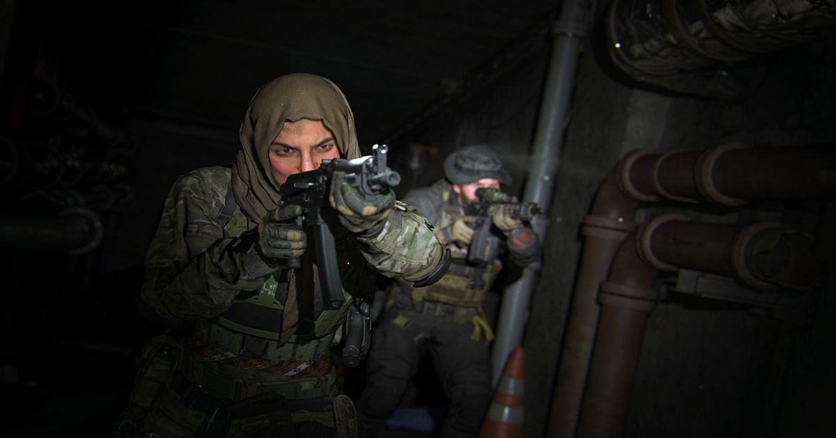 Modern Warfare 2 Farah walking through dark tunnel