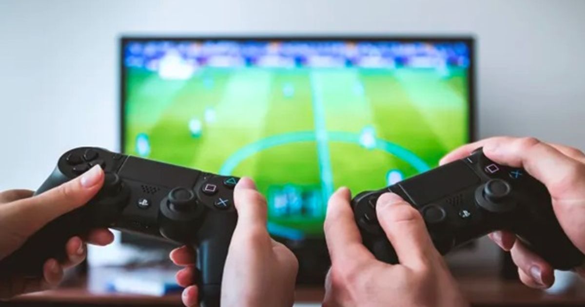 Football and Esports: The Intersection of Gaming and Soccer 