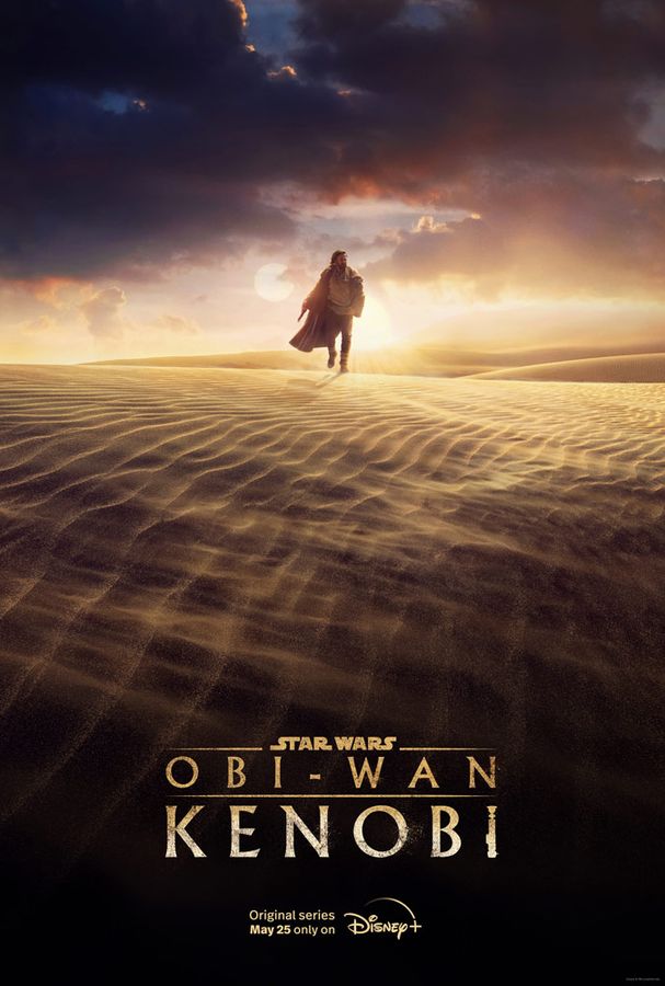 Obi-Wan Kenobi walks along the Tatooine desert.