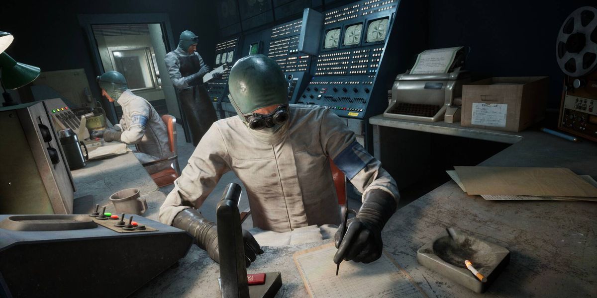 A masked surgeon in The Outlast Trials.