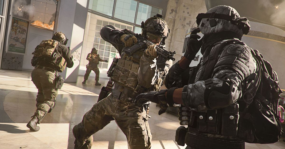 Modern Warfare 3 players fighting in sunlit building