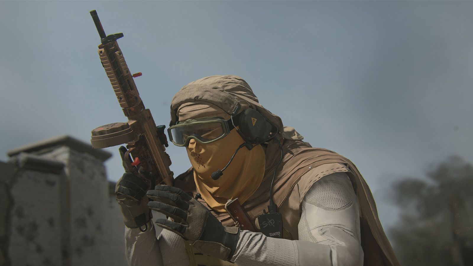 Warzone 2 player carrying gun near head