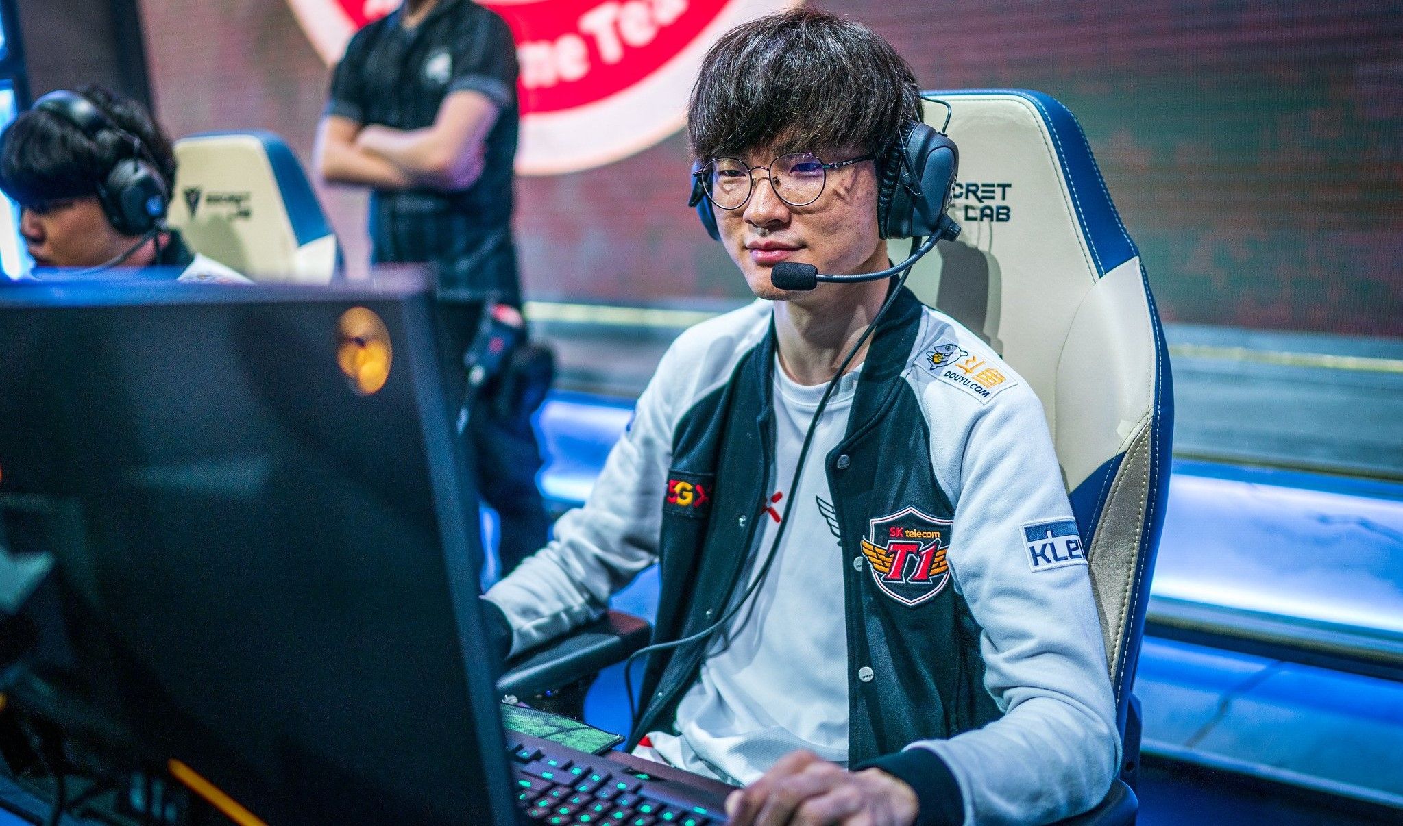 League of Legends legend Faker breaks records on first Twitch stream with  245,000 viewers