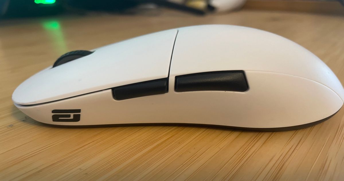 The Endgame Gear XM2WE Wireless Mouse from the side
