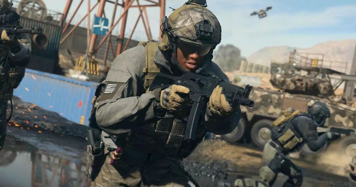 Screenshot of Warzone player holding submachine gun