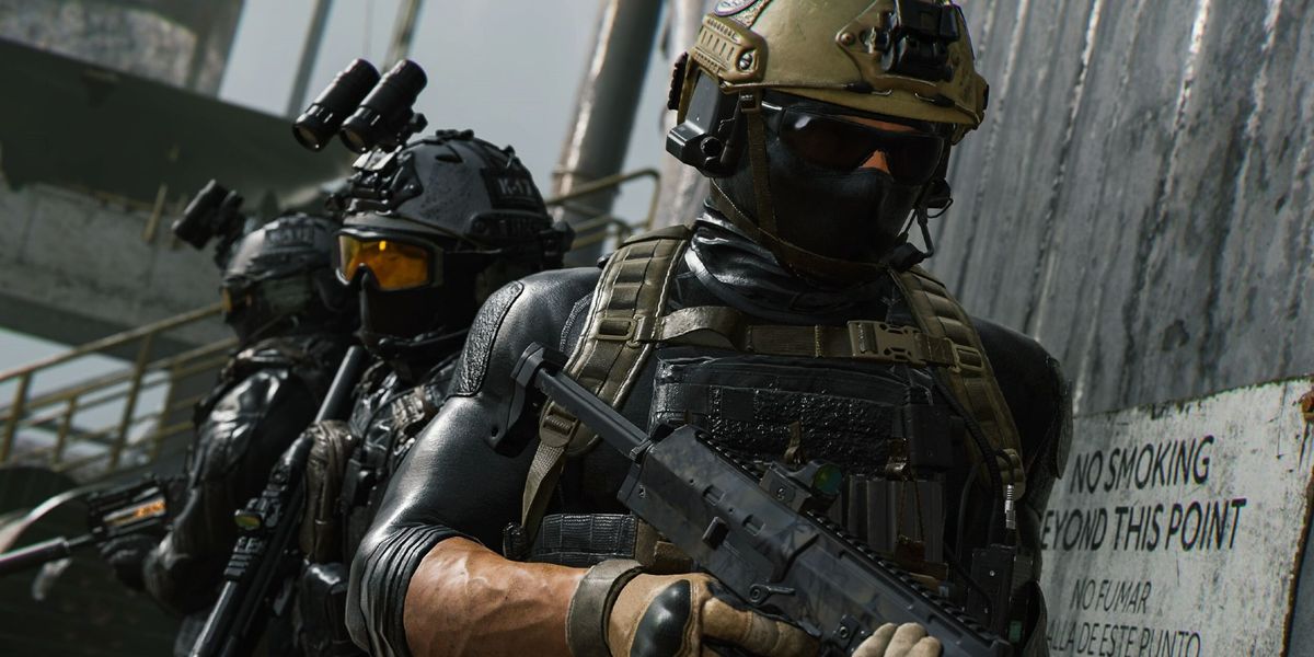 Modern Warfare 2 players standing