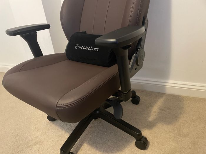 The noblechairs LEGEND