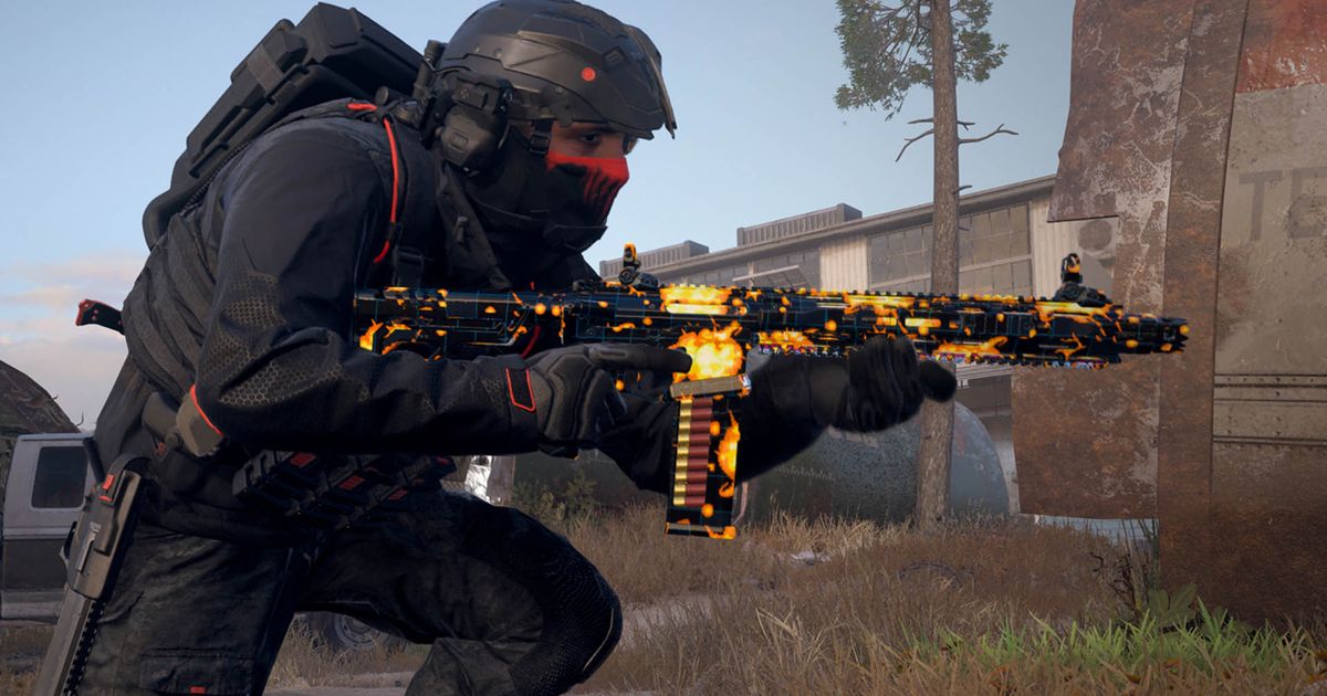 Modern Warfare 3 player crouching while holding gun