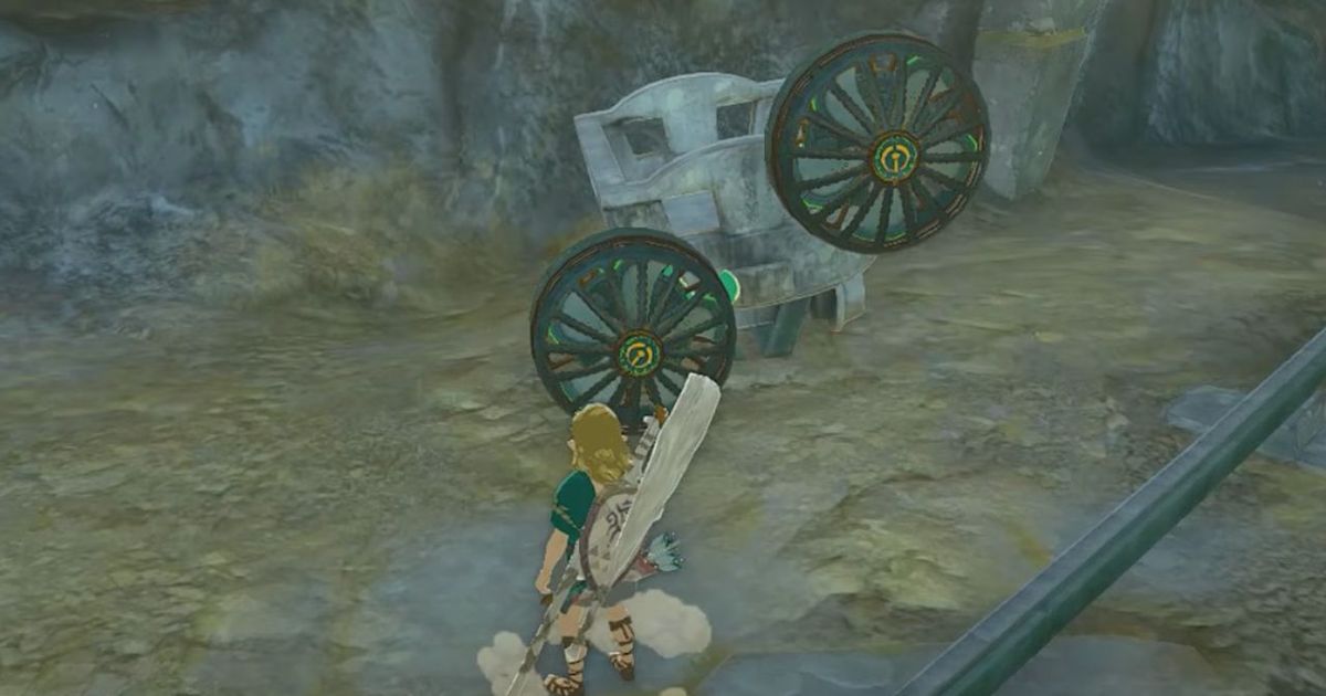 Two fans in Zelda: Tears of the Kingdom