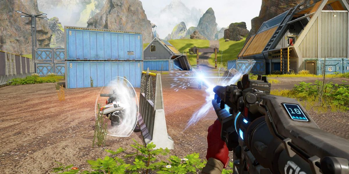 A weapon firing in Apex Legends Mobile.