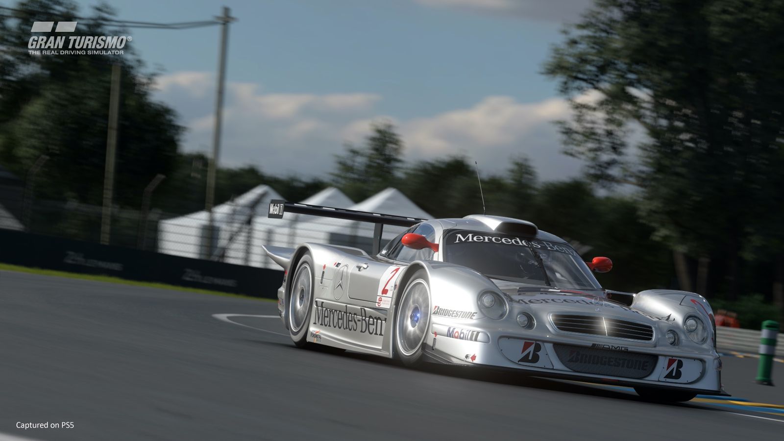 Image of a sports Mercedes on a track in Gran Turismo 7.
