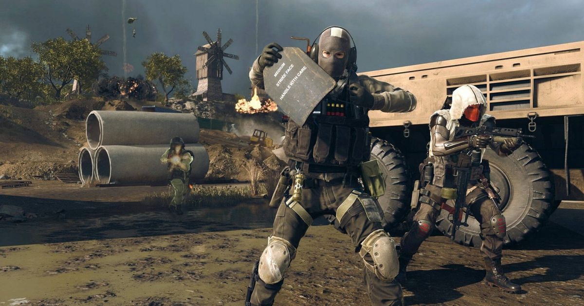 Image of Warzone Operator Using Armour Plates