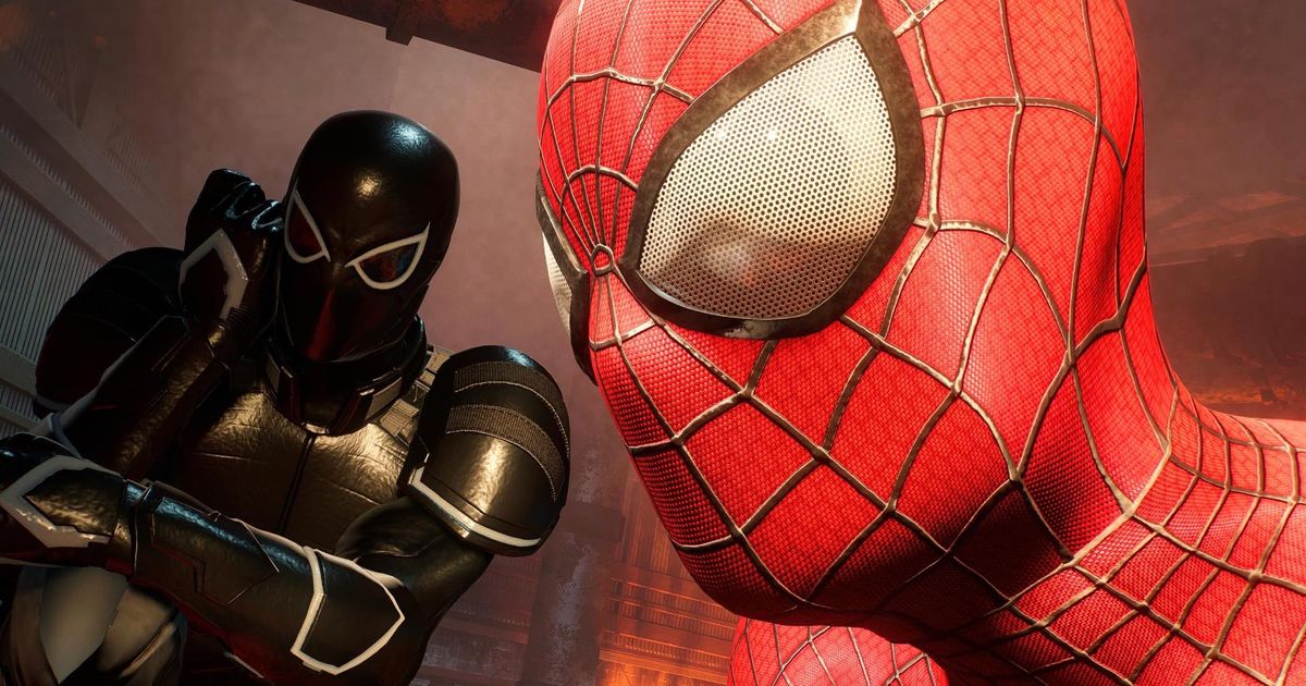 Spider-Man 2 screenshot of Peter Parker and Harry Osborn posing in their own suits