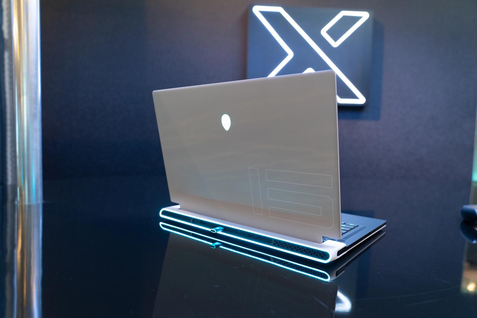 Alienware x15 R2 Review - Space Oddity