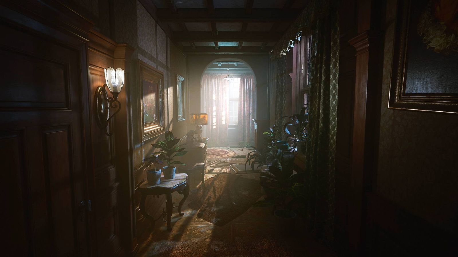 A bright corridor in a house in Layers of Fear.
