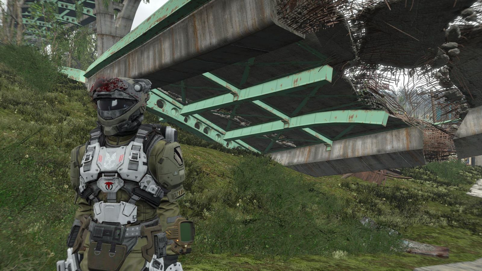 An ODST walking through Fallout 4's wasteland