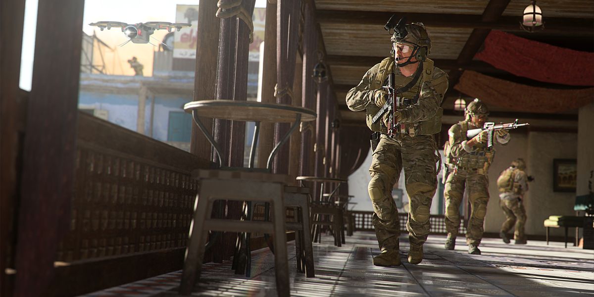 Screenshot showing Modern Warfare 2 players in building