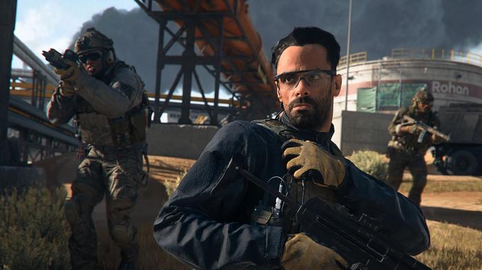 Multiple characters with weapons in Modern Warfare 2