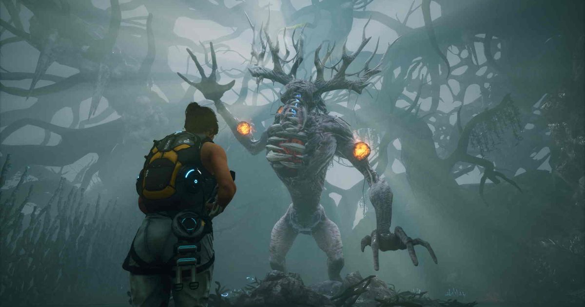 The Scars Above protagonist fights a giant enemy with bulbous growths on its arms.