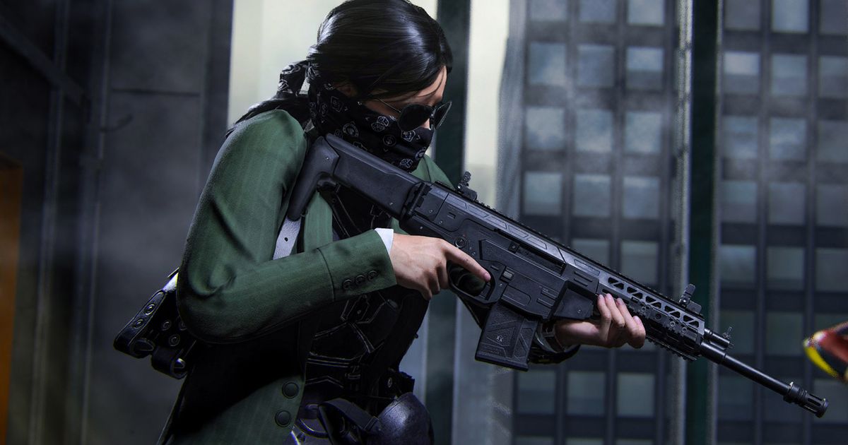 Warzone player holding SOA Subverter battle rifle