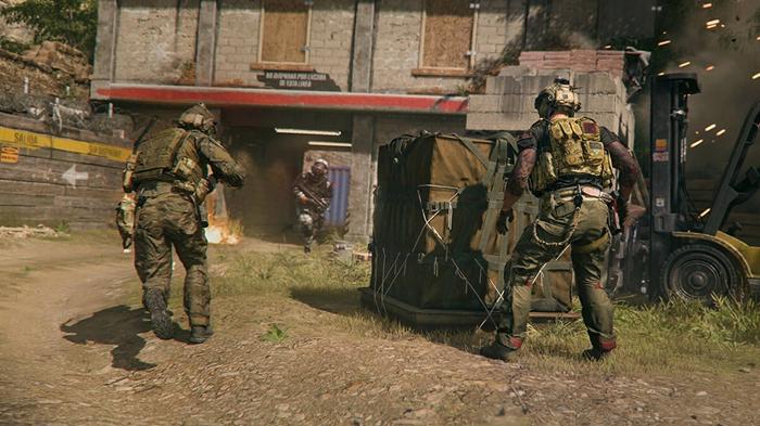 Modern Warfare 2 players standing near care package