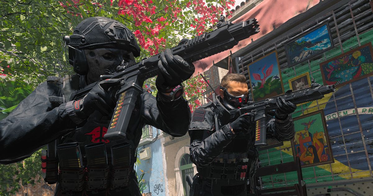 Modern Warfare 3 players aiming down sights of rifle