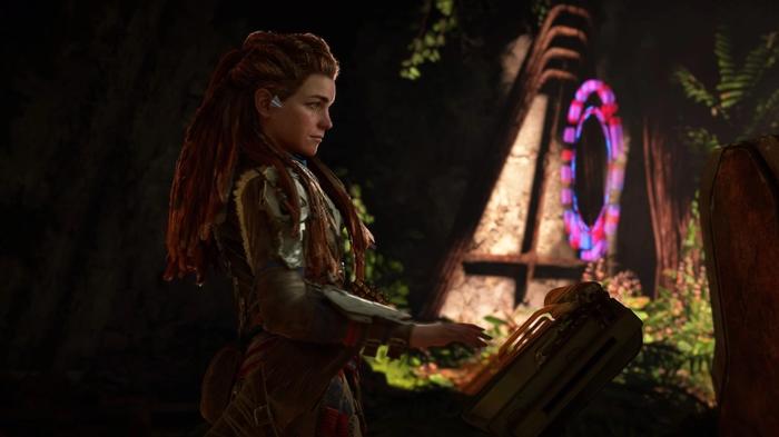 Horizon Forbidden West Aloy at a console in the shuttle ruin 