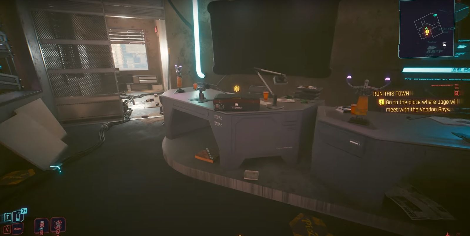 A screenshot from Cyberpunk showing the inside of Regina's apartment.