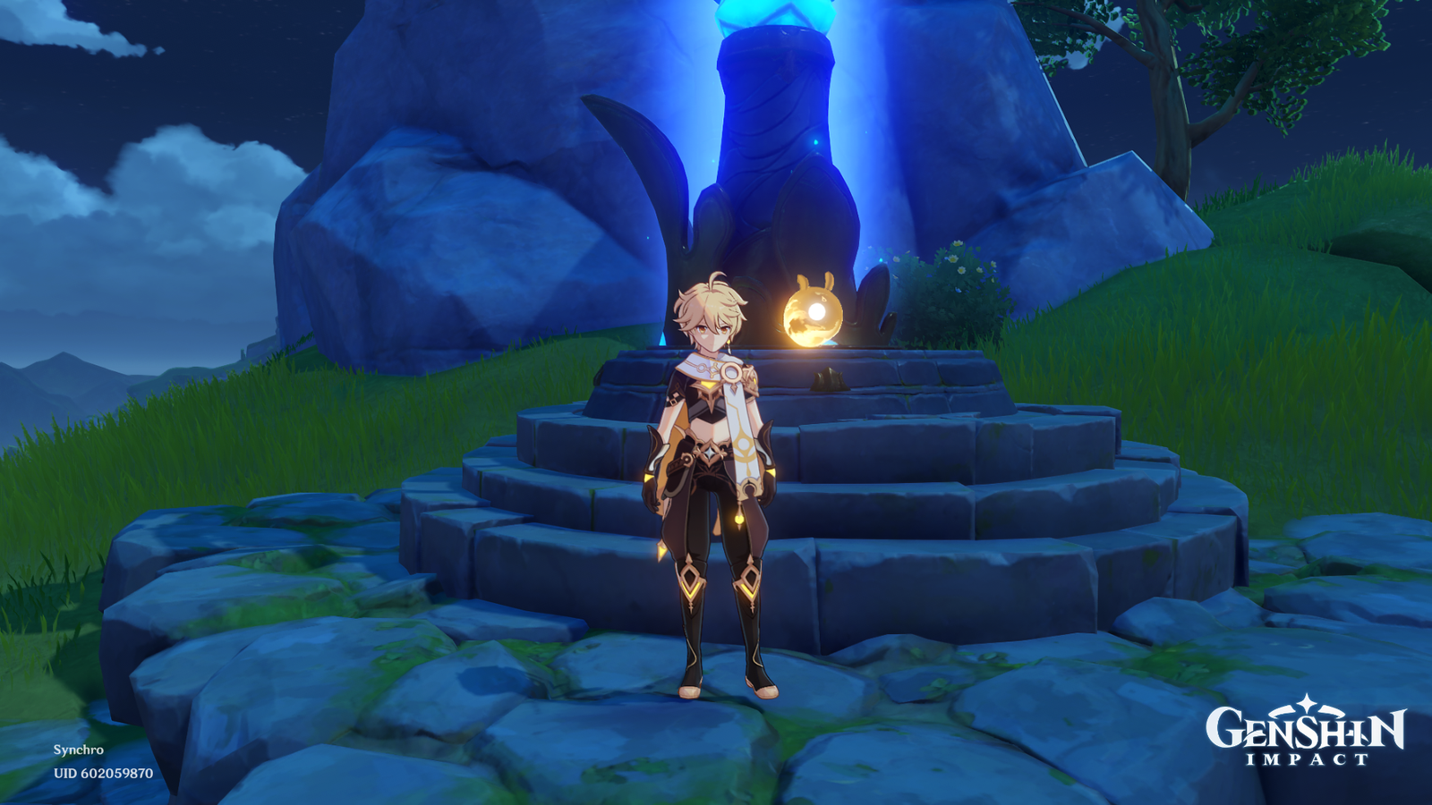 The Traveler standing beside a Statue of the Seven