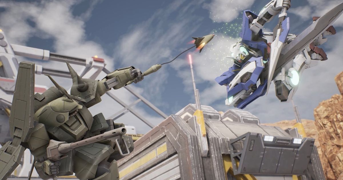 Image of two mech suits fighting in Gundam Evolution.