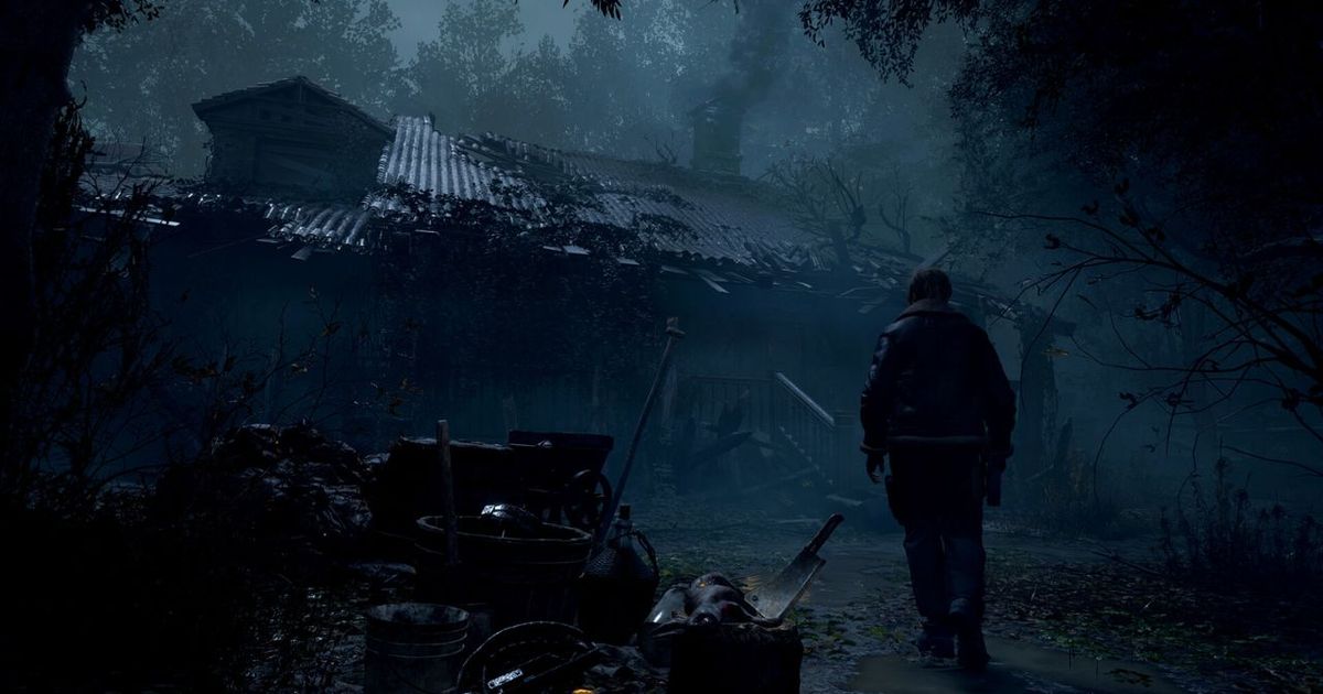 Leon walks to an abandoned house in Resident Evil 4 remake.