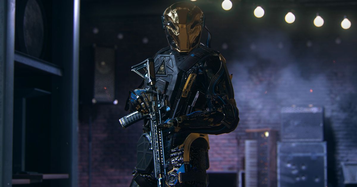 Screenshot of Warzone player carrying gun
