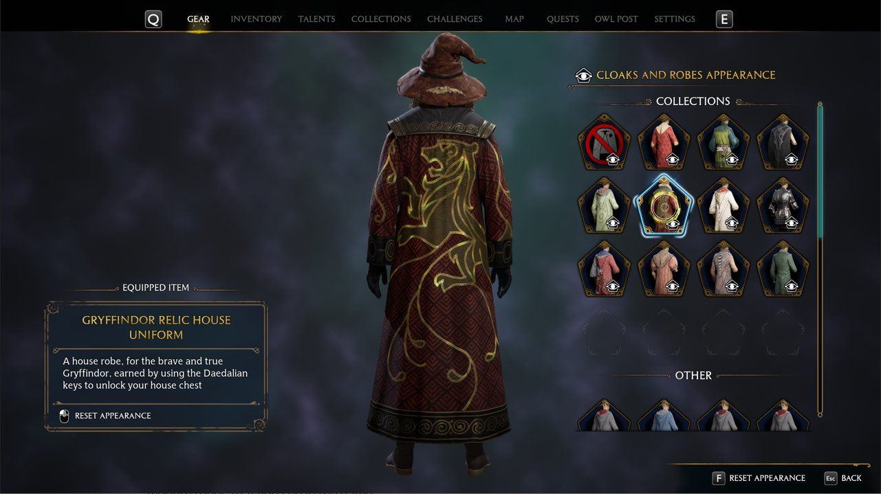 Picture of the Gryffindor relic house robes in Hogwarts Legacy