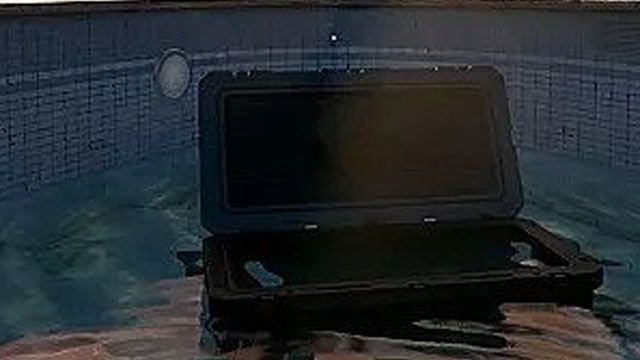 Screenshot showing Dead Island 2 crate inside swimming pool