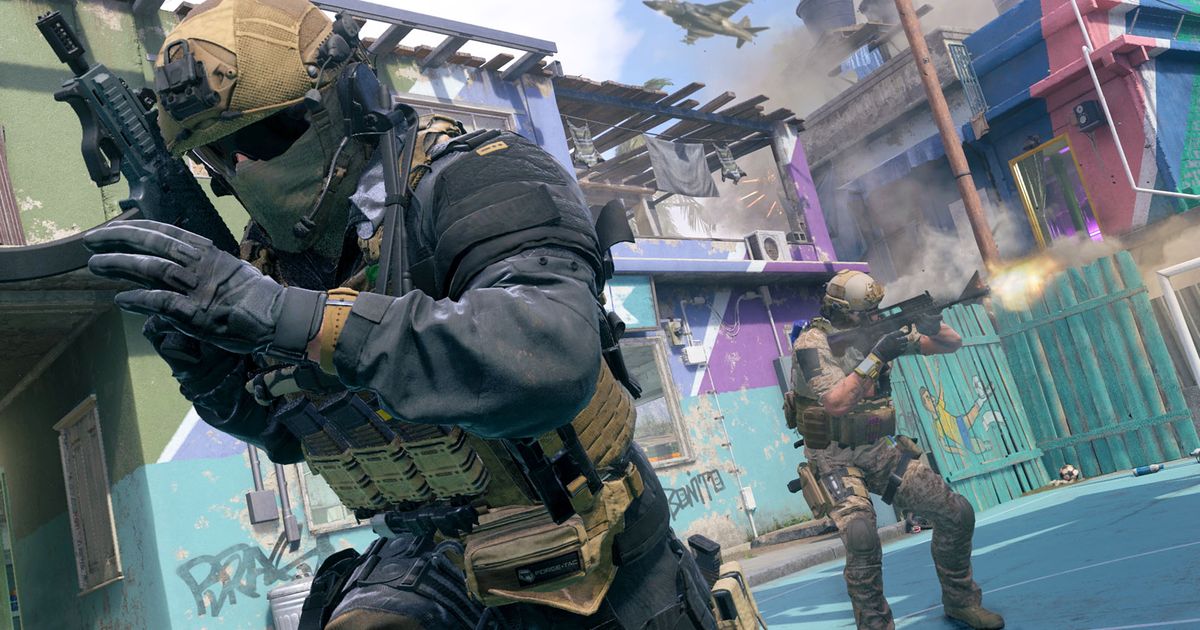 Modern Warfare 3 player sprinting with player firing gun in background