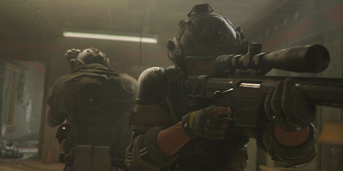 Warzone 2 player holding sniper rifle