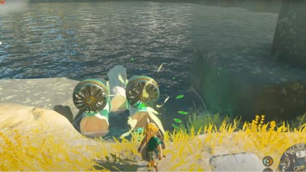 Link approaching a raft in Zelda Tears of the Kingdom.